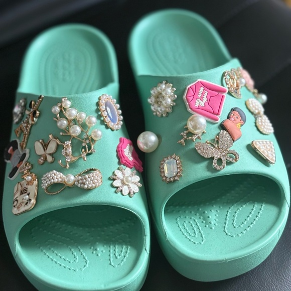 Brand new women’s Crocs Sz 11 - Picture 3 of 5